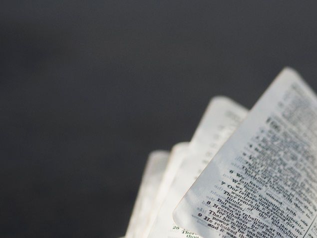koetelkaa kaikki, pitäkää se, mikä hyvää on;
1. Tessalonikalaiskirje 5:21